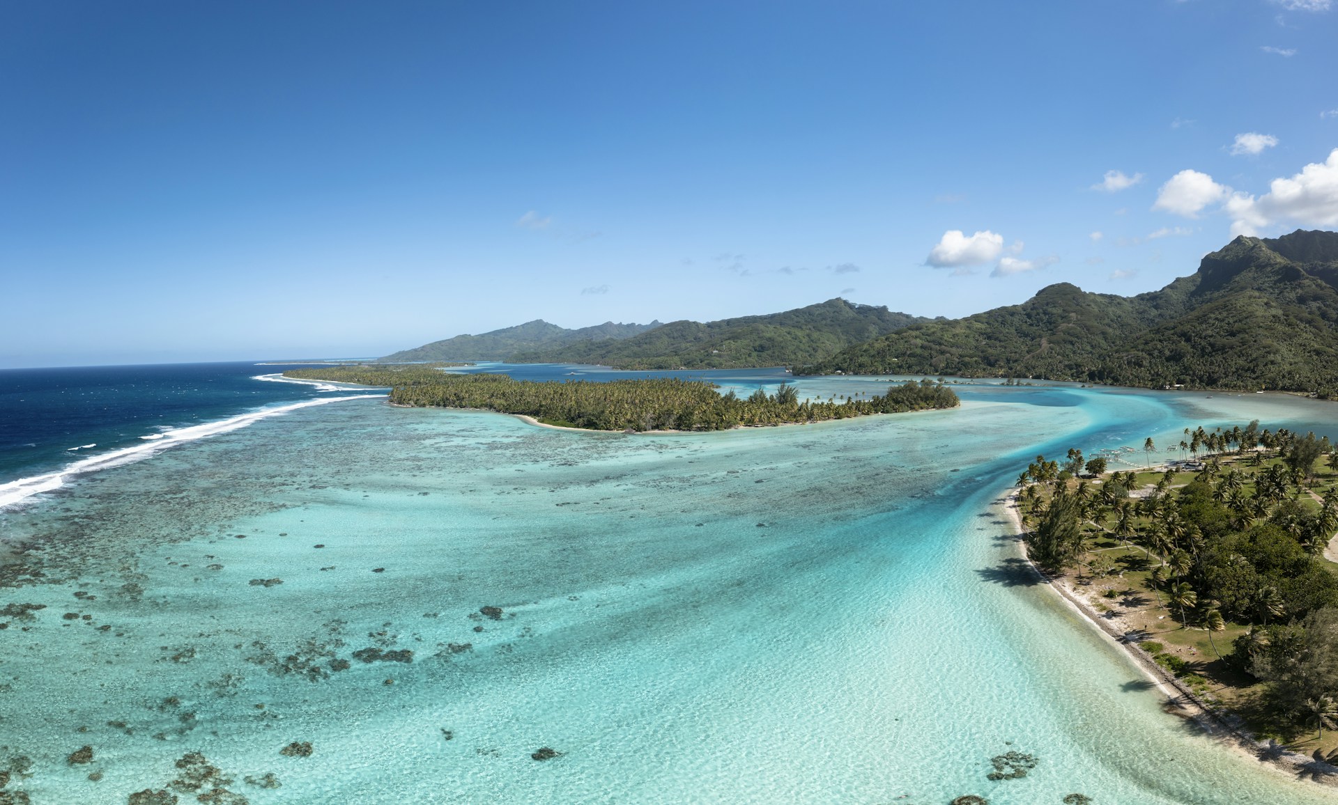 Bora Bora — turquoise lagoon